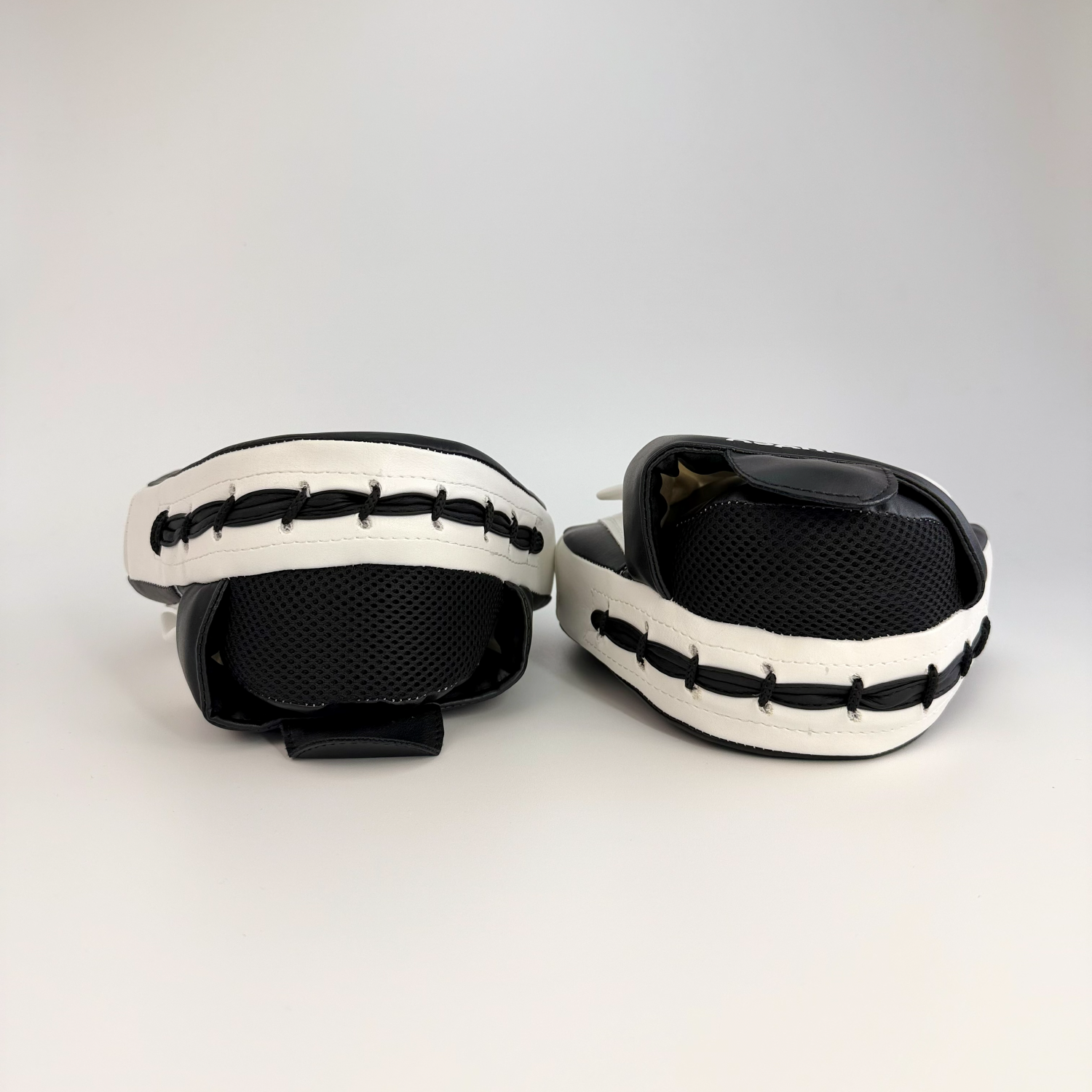 Asahi Curved Leather Mitt Black/White